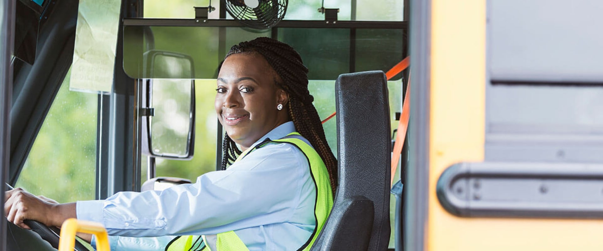 How to Handle Common Emergencies While Traveling by Bus